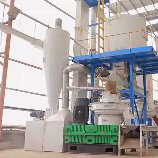 ตลาดปลา เครื่องอาหารสัตว์ pellets กับ 55KW และ 0.75KW พลังงาน feeder